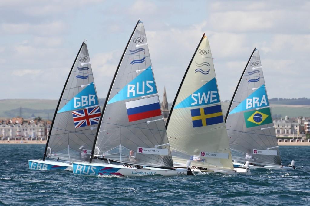 July 28, 2012 Mens Heavyweight Singlehander (Finn) Start © Richard Gladwell www.photosport.co.nz